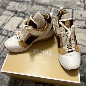 Georgie Metallic Brown Logo and White Leather Trainer Sneakers Sz 6.5M. USED